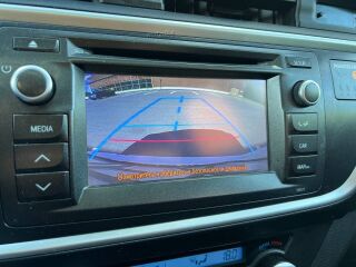 Toyota Auris 1.8 73кВ