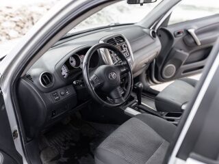 Toyota RAV4 Elegance Facelift 2.0 110kW
