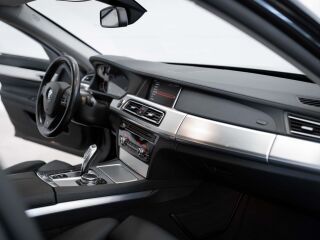BMW 740 Facelift xDrive 3.0 230кВ