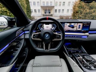 BMW i5 M60 xDrive 127кВ