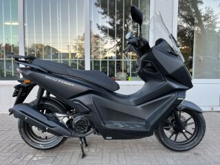 Kymco Skytown 125 kohvriga