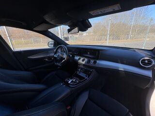 Mercedes-Benz E 220 AMG styling Night Package 2.0 143kW