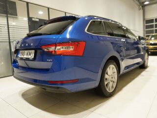 Skoda Superb AMBITION COMBI 4X4 2.0 TDI 147kW