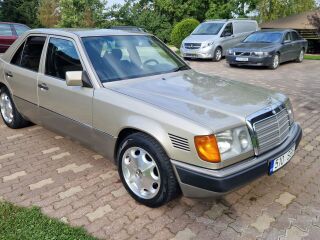 Mercedes-Benz E 300 Turbo 3.0 108kW