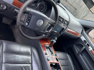Volkswagen Touareg Black edition diesel 2.5 R5 Diesel 128kW