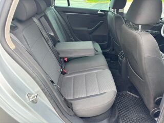 Volkswagen Golf Comfortline 1.6 R4 TDI 77кВ