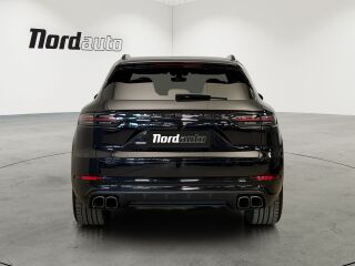 Porsche Cayenne Turbo 4.0 V8 404kW