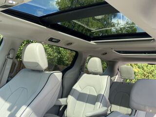 Chrysler Pacifica Platinum pistikhübriid 3.6 214kW