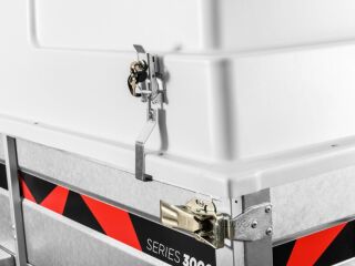 Brentex-Trailer BREN-3015N plastikkaanega keevisraamil