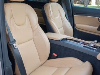 Volvo XC90 7s MY23 Bright PLUS Intelli Safe PRO Wntr 2.0 B5 MHEV Kerghübriid 183kW