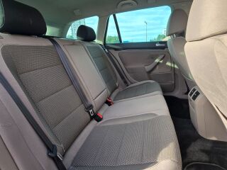 Volkswagen Golf 1.6 77кВ
