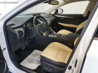 Lexus NX 300h Executive 2.5 114kW
