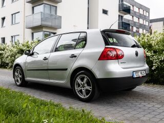 Volkswagen Golf Comfortline 1.4 90кВ