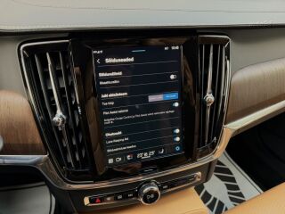 Volvo V90 Cross Country Intelli Safe Pro AWD Luxury MY22 2.0 B5 KERS MILD Kerghübriid 183kW