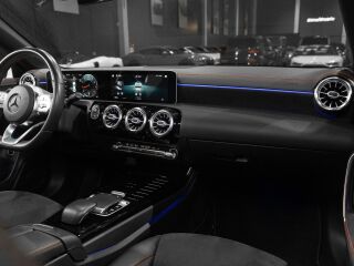 Mercedes-Benz CLA 180 AMG Line 1.4 100kW