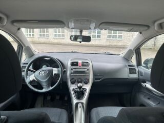 Toyota Auris 1.4 R4 71kW