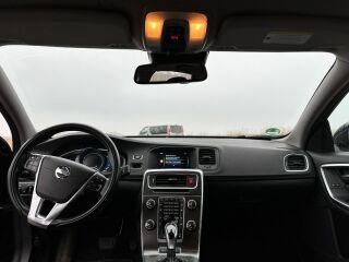 Volvo V60 Plug-in hybrid D6 2.4 PLUG IN HYBRID 158kW