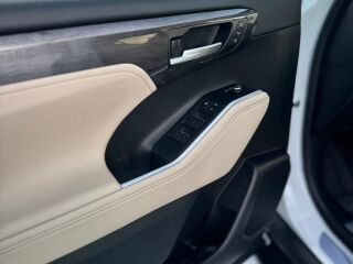 Toyota Highlander Premium 2.5 140kW