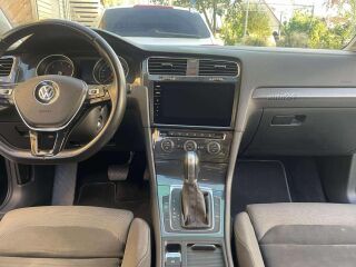 Volkswagen Golf 1.6 85kW