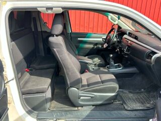 Toyota Hilux 2.4 110kW