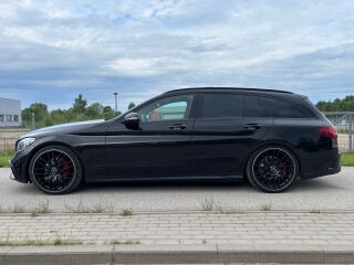 Mercedes-Benz C 220 D AMG 4MATIC 2.0 143kW