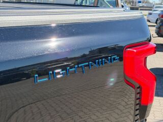 Ford F-150 Lightning Platinum Extended Range SuperCrew