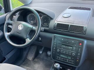 Volkswagen Sharan Highline 2.0 R4 TDI 103kW