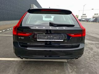 Volvo V90 Momentum PRO 2.0 140кВ