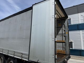 Schmitz Semitrailer Curtainsider Standard