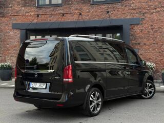 Mercedes-Benz Long 4matic black edition 2.1 140kW