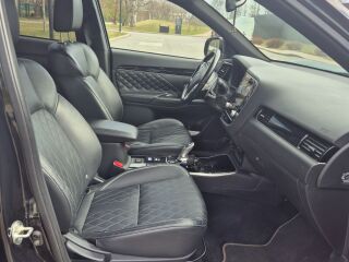 Mitsubishi Outlander 2.4 99кВ