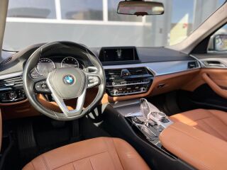 BMW 530 xDrive Touring Individual 3.0 195kW