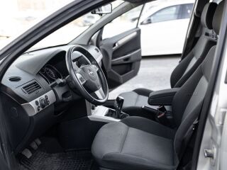 Opel Astra Elegance Facelift 1.6 85kW