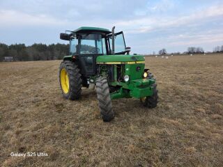 John Deere 3050