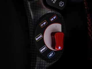 Ferrari 488 3.9 493kW