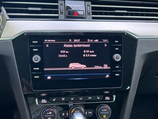 Volkswagen Passat R-Line 2.0 R4 140kW