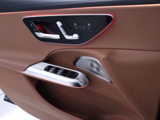 Mercedes-Benz E 300 de 4Matic AMG Plug-in 2.0 R4 145kW