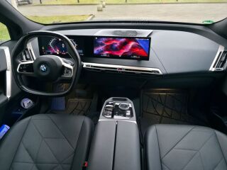 BMW iX xDrive 40 M-Pakett Autopilot 240kW