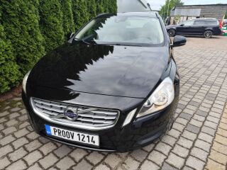 Volvo V60 MOMENTUM 1.6 R4 D2 84kW