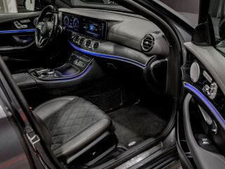 Mercedes-Benz E 300 AMG Designo 2.0 143kW