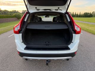 Volvo XC60 Summum AWD 2.4 R5 D5 158кВ
