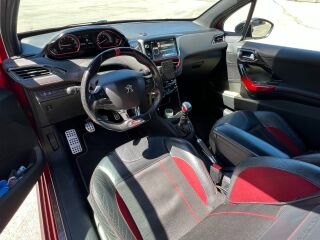 Peugeot 208 GTI 1.6 147кВ