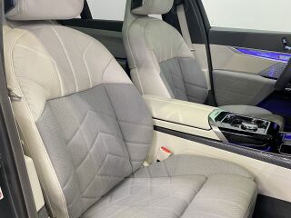 BMW i7 xDrive60  M-Sportpakett Pro Individual 400kW
