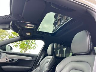 Volvo S90 T8 AWD Plug-In Hybrid 2.0 R4 288kW