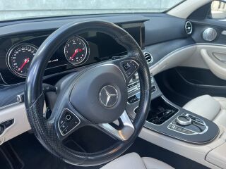Mercedes-Benz E 220 2.0 143kW