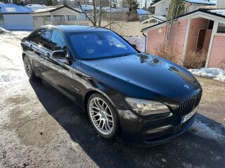 BMW 750 4.4 300кВ