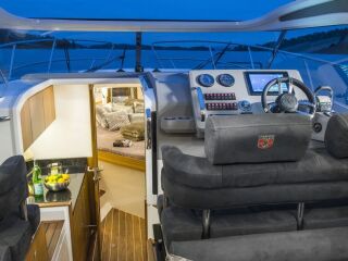 Marex Sun Cruiser 310 Volvo Penta D6-380 EVC DPI 380hp S 5.5 R6