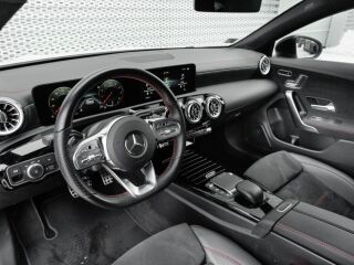 Mercedes-Benz CLA 180 180 AMG line 1.3 100kW
