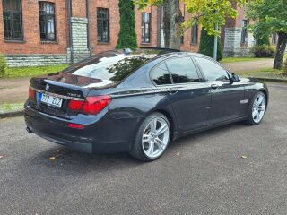 BMW 730 xDrive LCI M-sportpakett Shadowline 3.0 TDI 190кВ