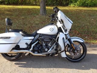 Harley-Davidson Street Glide FLHXSE CVO 72кВ
